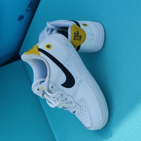Nike boys sneakers - Picture 6 of 9
